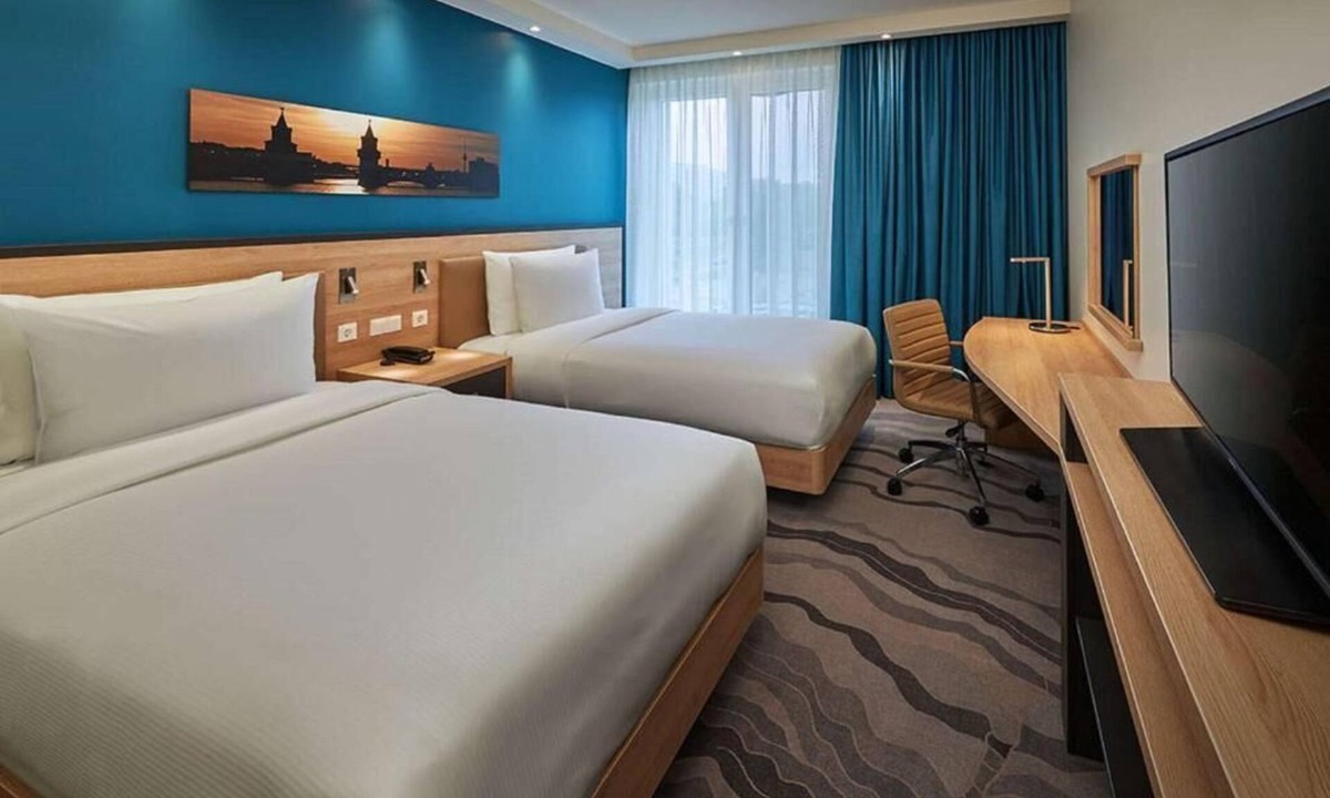 Mitte Hotel | 2 City View Units | Prime Location near Berlin Cathedral - 1.1 mile