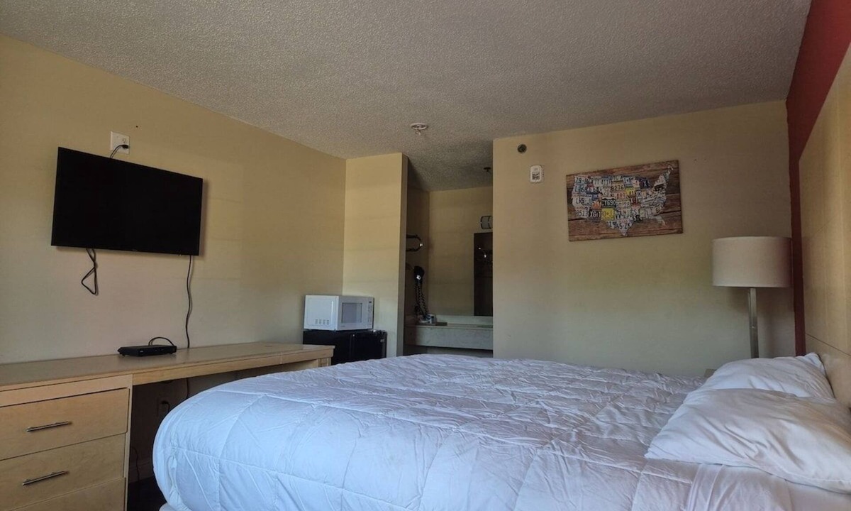 Chickamauga Hotel | 2 Clean Units Designed for Comfort Near Historical Spots + Attractions