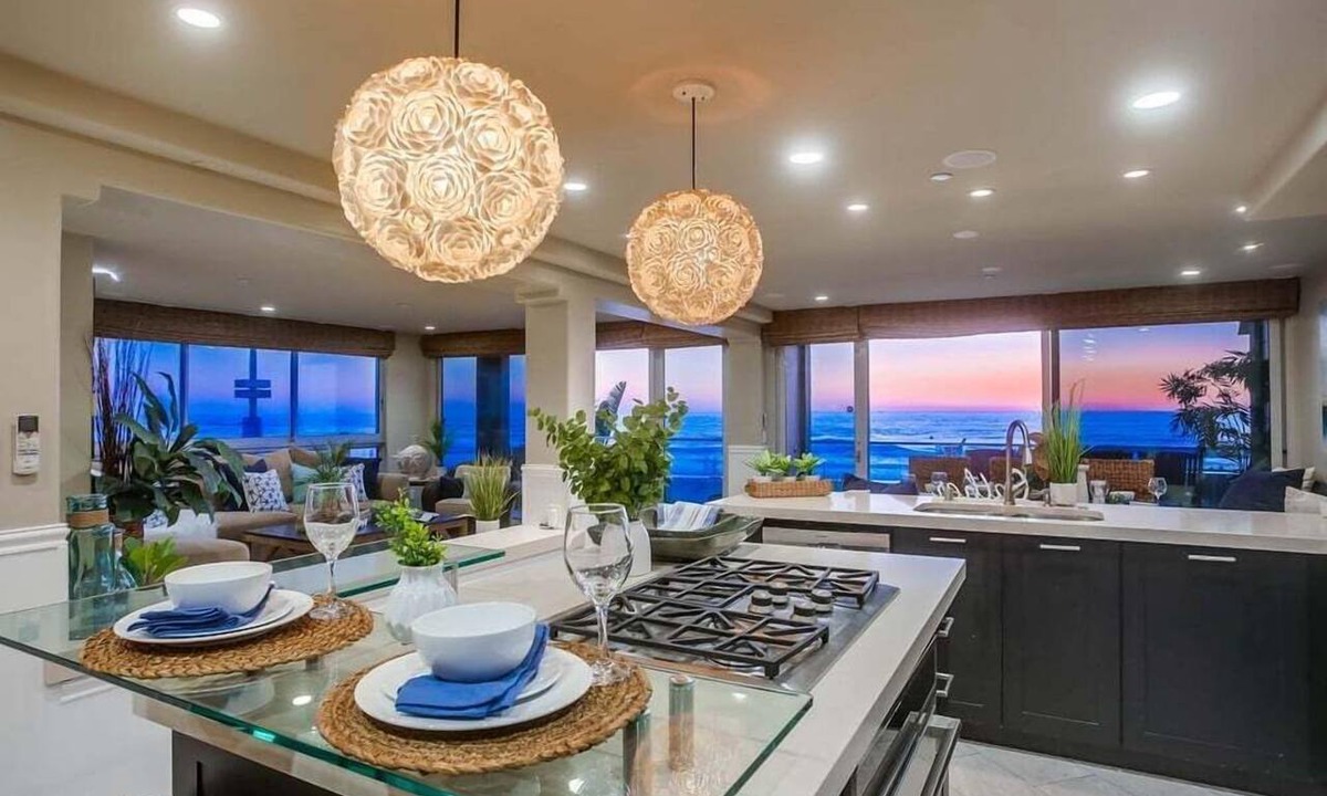 Mission Beach House | 2 Combined Ocean Front Units * Exclusive Patio + BBQ + Fire Pit