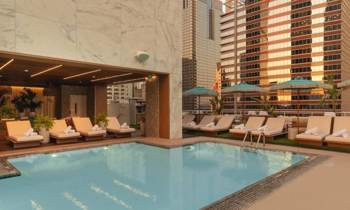 Financial District Hotel | 2 Comfortable and Affordable Pet Friendly Units