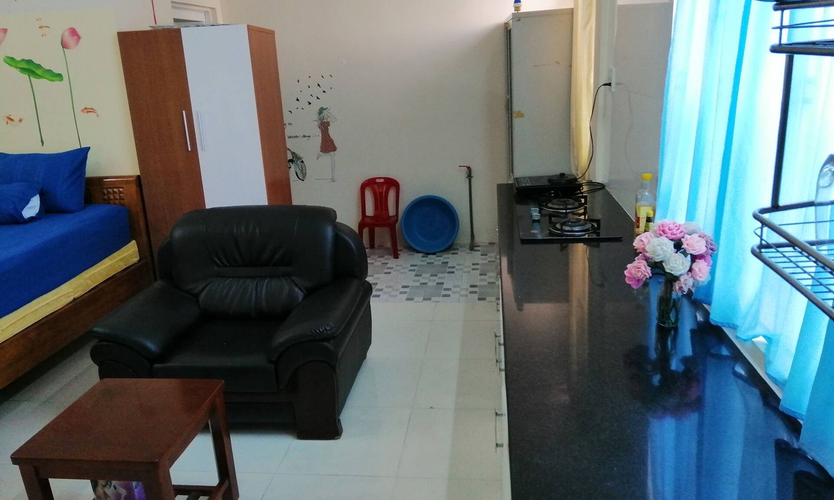 Vinh Hai Apartment | $2/day Motorbike - First Floor - TV with Netflix