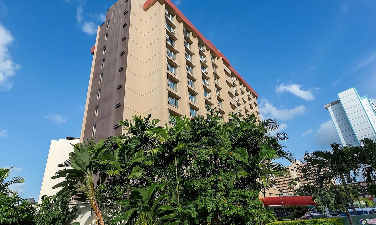 Ala Moana House | 2 Deluxe Two Doubles Rooms at Pagoda Hotel