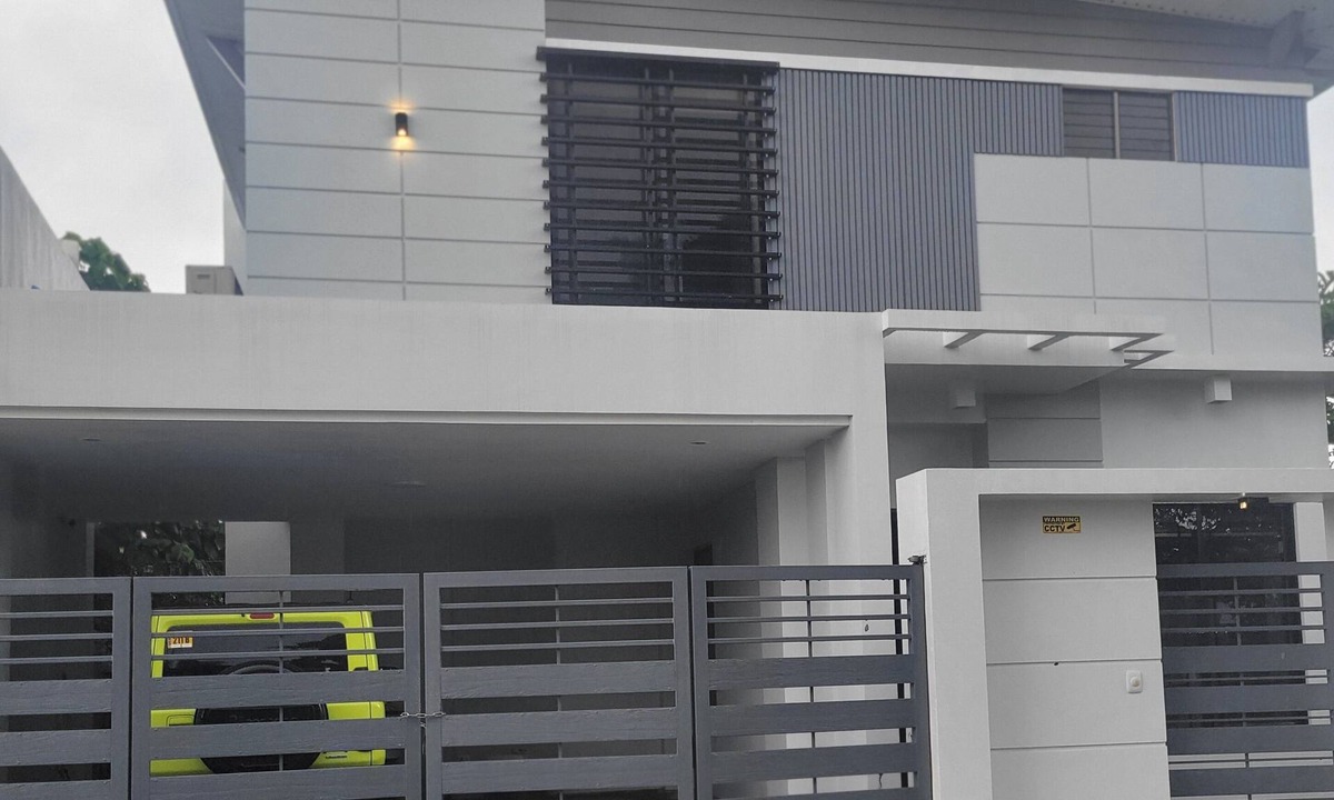 Jaro House | 2 fl house-2 br,x-room, new car included - Westwood Sub-Division-Exclusive Area