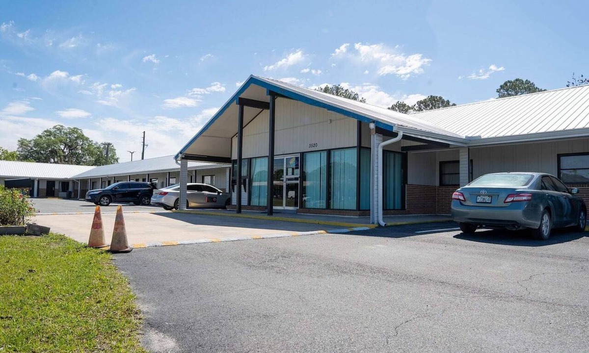 Ocala Apartment | 2 Full Beds Non-Smoking