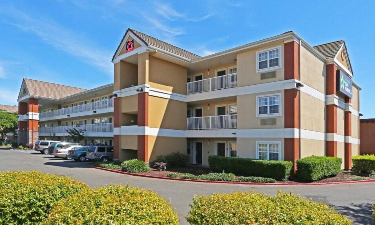South Natomas Apartment | 2 Full Beds | Non-Smoking, Kitchen