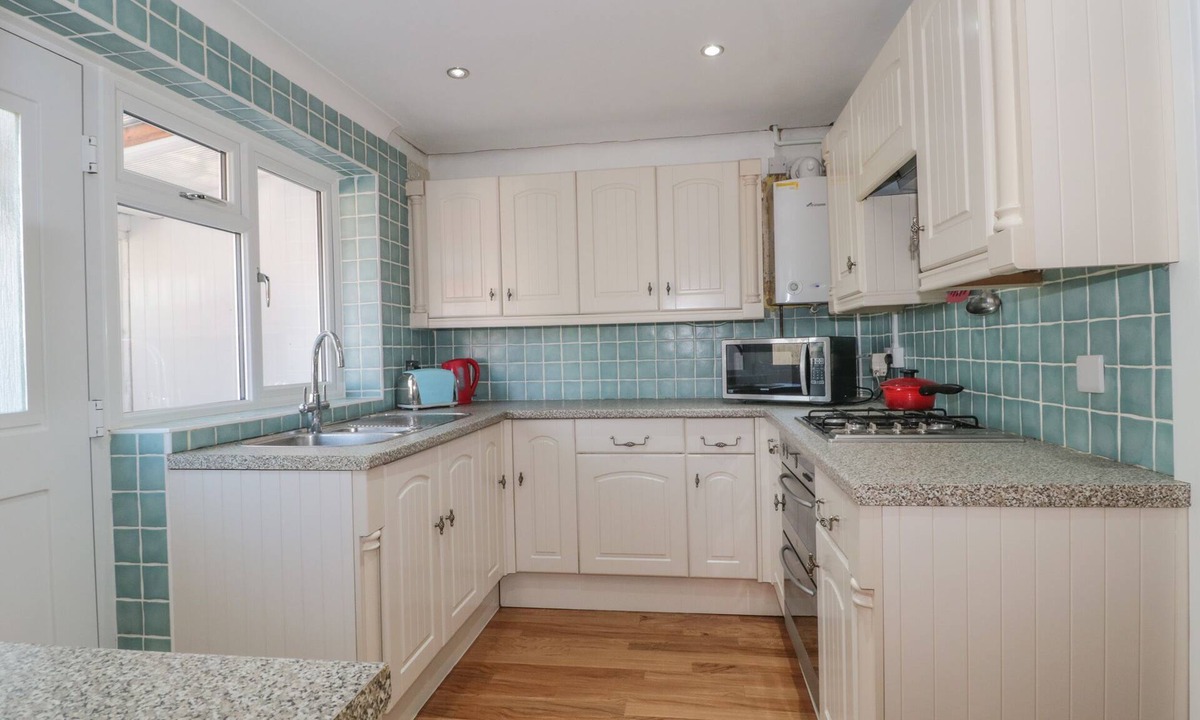 Woodlands Cottage | 2 GREEN CLOSE, pet friendly, character holiday cottage in Lyndhurst