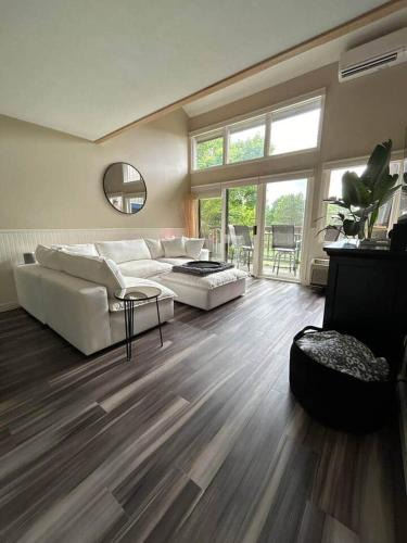 Acme House | 2 King bed/Wine/Beach/Golf/Casino/Resort