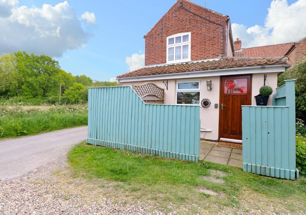 North Walsham House | 2 Lock Cottages
