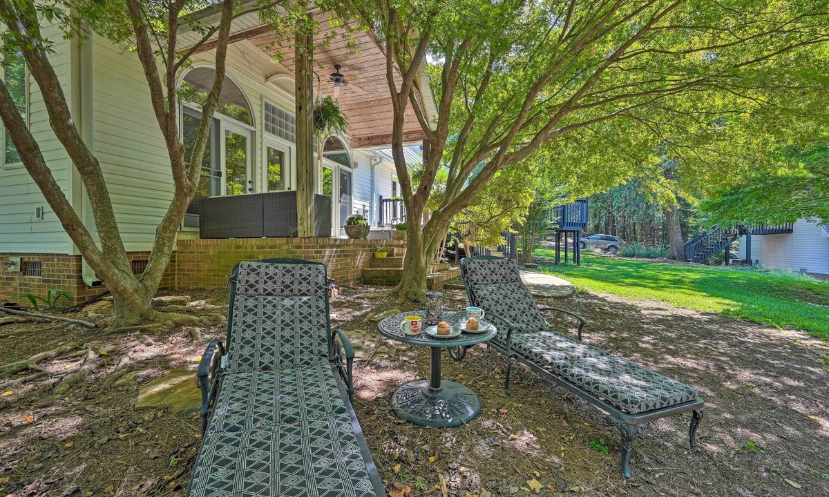 Clemson Villa | 2 Mi to Clemson: Central Villa w/Deck, Near Lakes