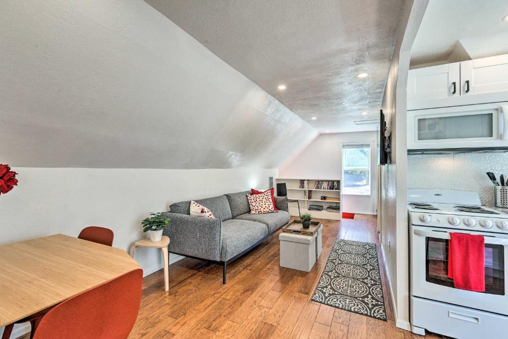 Baker Apartment | 2 Mi to Downtown Denver: Chic Apartment!