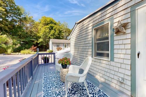Osterville House | 2 Mi to Dowses Beach! Couples Haven in Osterville