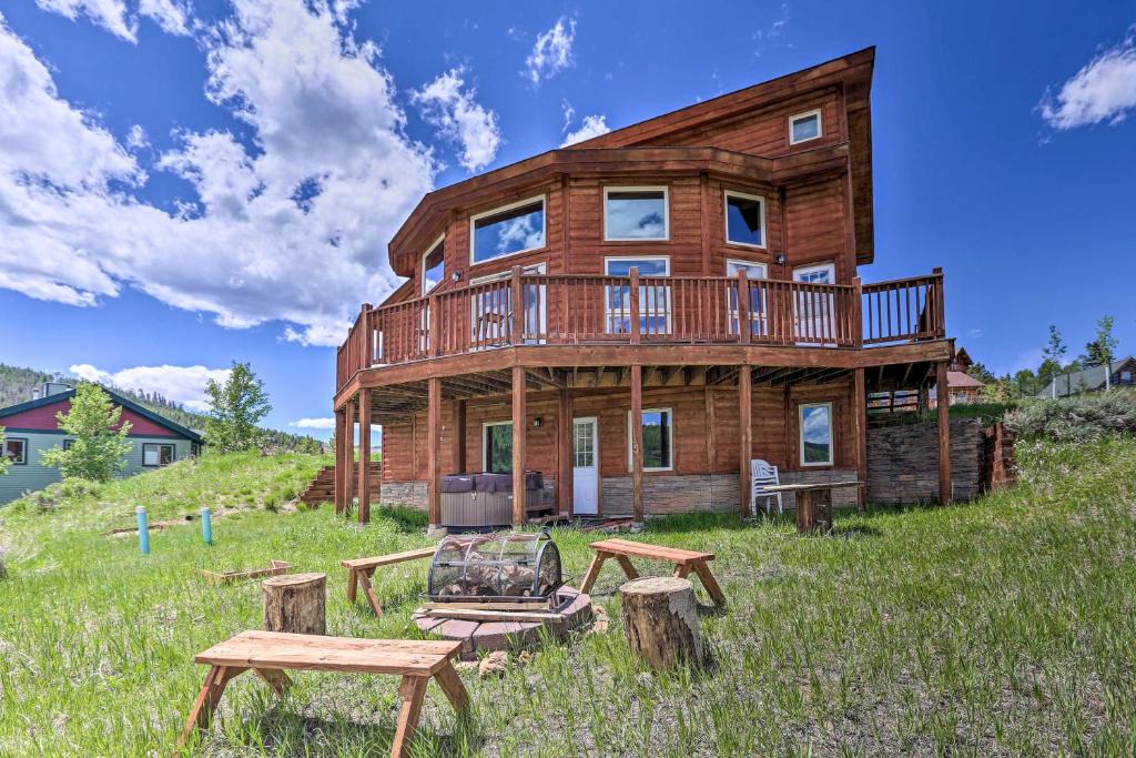 Innsbruck Val Moritz House | 2 Mi to Granby Ranch: Granby Home w/Hot Tub!