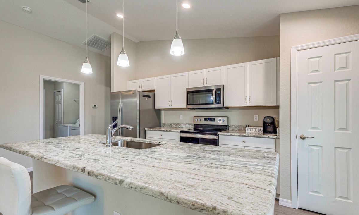 Dunnellon Cottage | 2 Mi to Rainbow Springs: Home w/Hot Tub!