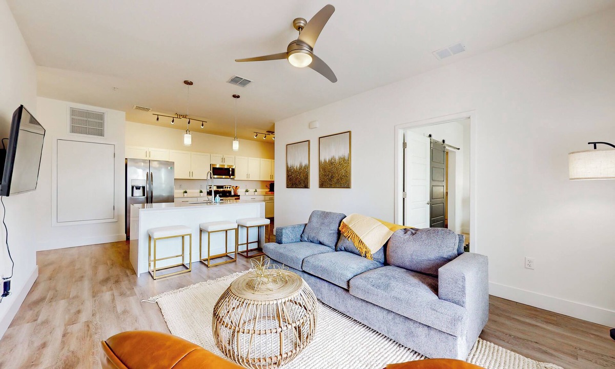 Gainesville Condo | 2 Mi to UF Campus! Dog-Friendly Condo w/Pool