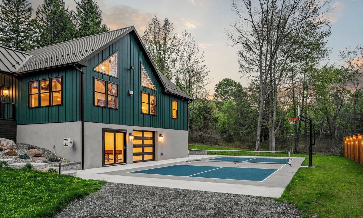 Kunkletown Cabin | 2 Miles from Blue Mountain Ski Resort & 2 Hours from New York City, Philadelphia & Lancaster with luxurious beds, pickleball, hot tub, fireplace, pool table & more