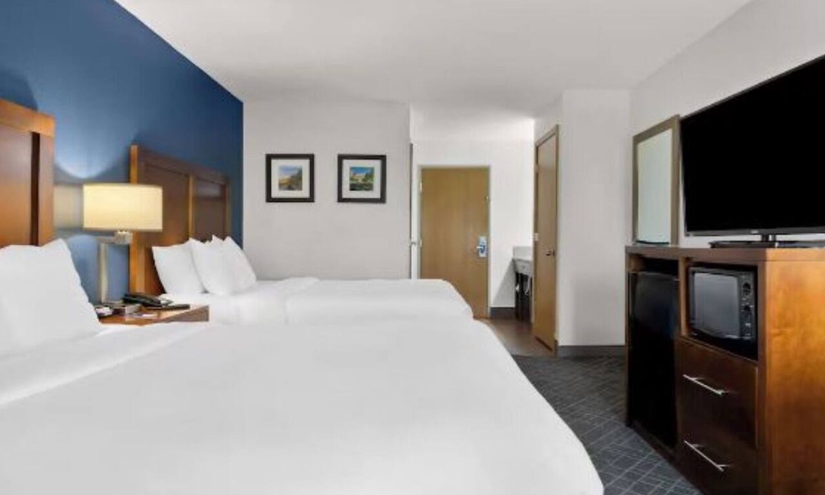Joliet Hotel | 2 Modern Comfort Inns Joliet—Close to I-55, Harrah’s Casino & Great Dining Spots