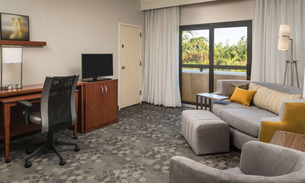 Miami Lakes Hotel | 2 Modern Units in Miami Lakes, with Pool, Pet-Friendly!
