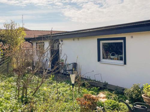 Borrby House | 2 person holiday home in BORRBY