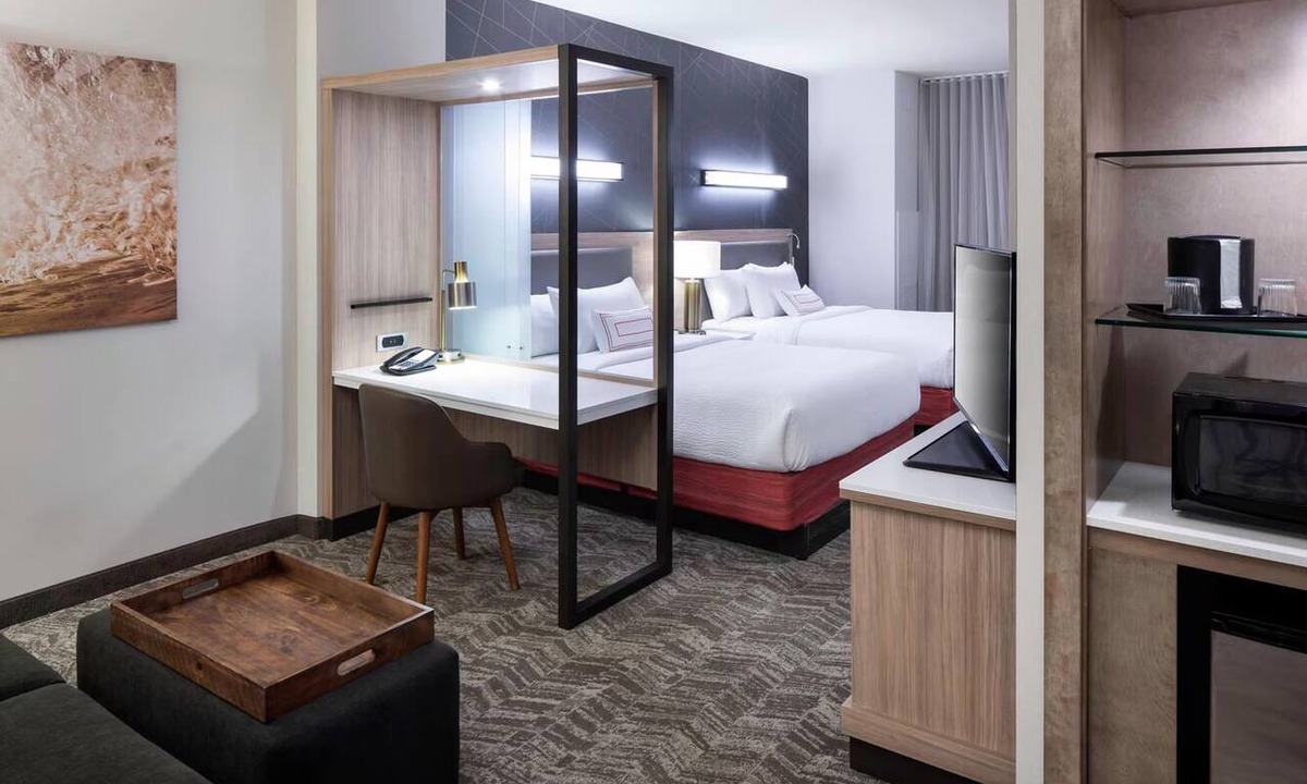 Clearwater Beach Hotel | 2 Pet-friendly Units, Outdoor Pool, Comes with Free Breakfast!
