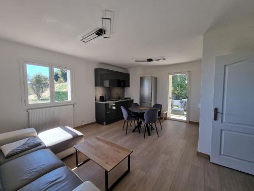 Saint-Laurent-du-Var Apartment | 2 pièces avec jardin vue mer