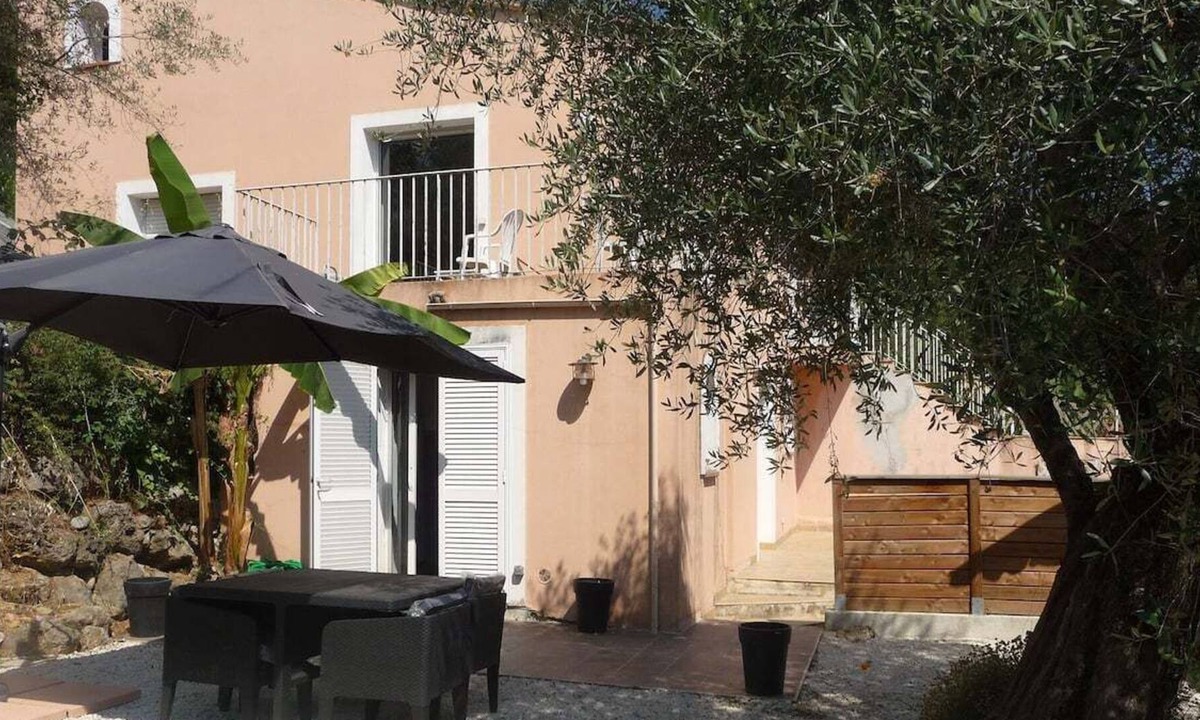 Gattieres Apartment | 2 Pièces bas de Villa à Gattieres Proche de Nice