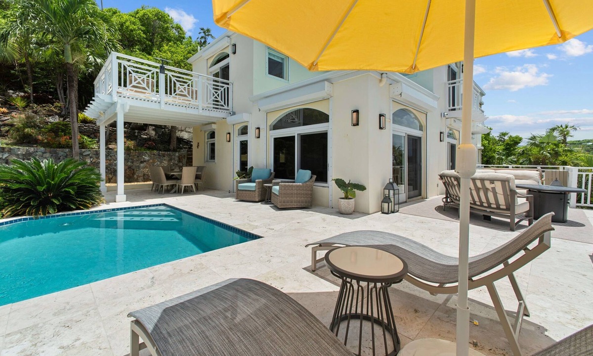 Estate Lovenlund House | 2 Primary Bedrooms - Magens Bay - Dining
