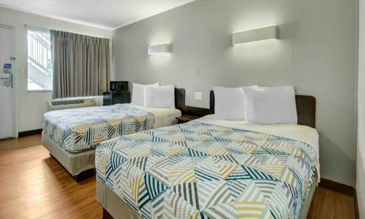 Lima Apartment | 2 Queen Beds | Mobility Access RI Shwr ,Smk