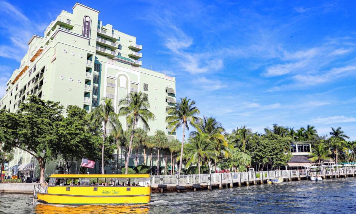 Beverly Heights Hotel | 2 Queen Beds | Riverside Hotel | Family Base, Las Olas, New River