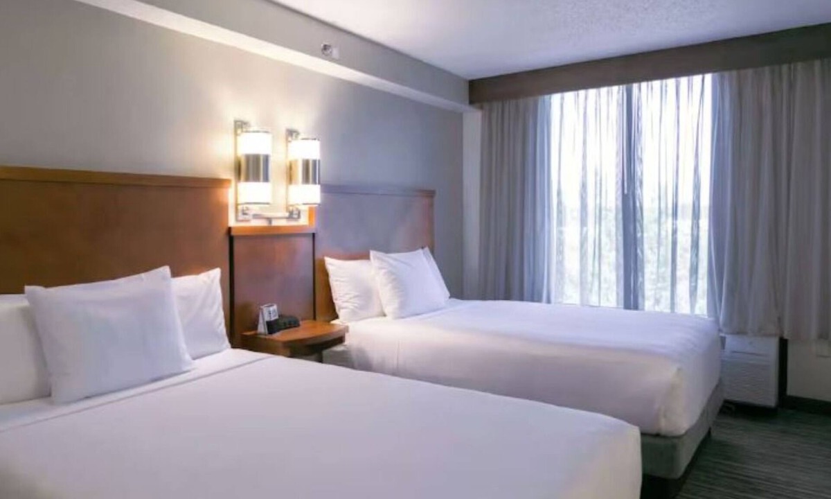 Franklin Hotel | 2 Relaxing Franklin Getaway near Cool Springs with Pool, and Free Breakfast