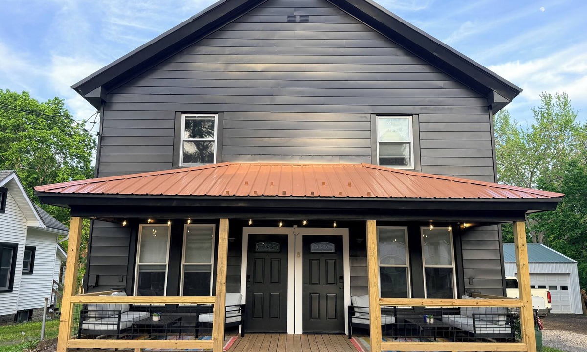 West End Apartment | #2 Richards Ave Cozy Brand New 1BR apt half mile CASV