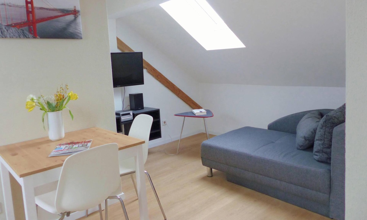 Bad Windsheim Apartment | 2-room apartment, 23 m², quiet location, close to the center, Ferienwohnungen Flora