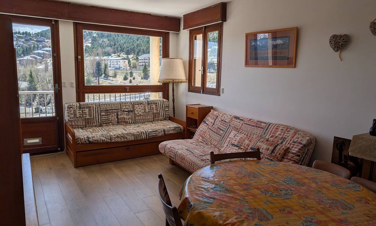 Les Angles Apartment | 2-room apartment with south-facing balcony and private parking