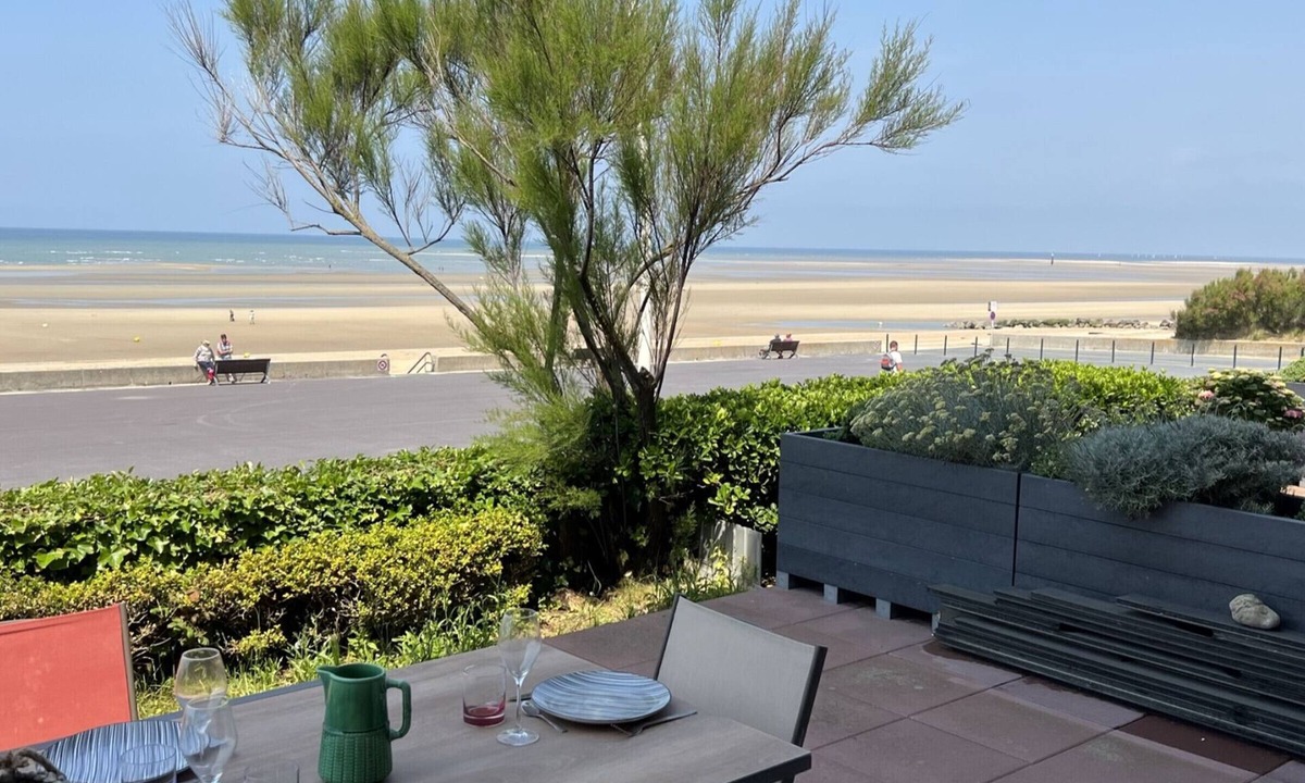 Cabourg Apartment | 2-Room Apt, Ground Floor, Beach Access, Pets OK, Parking, WiFi Included