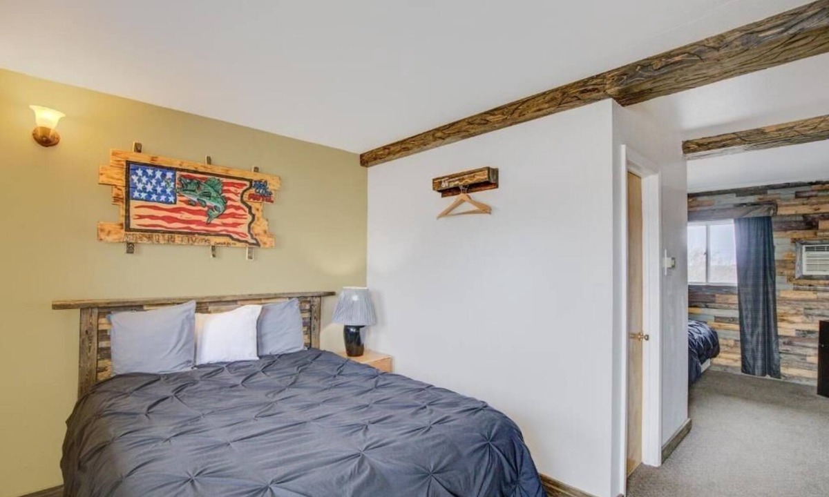 Chamberlain Hotel | 2-Room Chamberlain Stay w/Free Parking – Easy Access to I-90 for Travelers