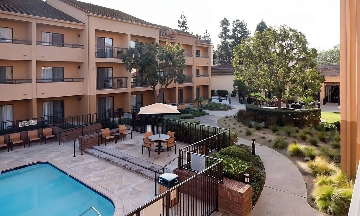 El Segundo Hotel | 2 Spacious Rooms Near Dignity Health Sports Park – Ideal for Sports Fans