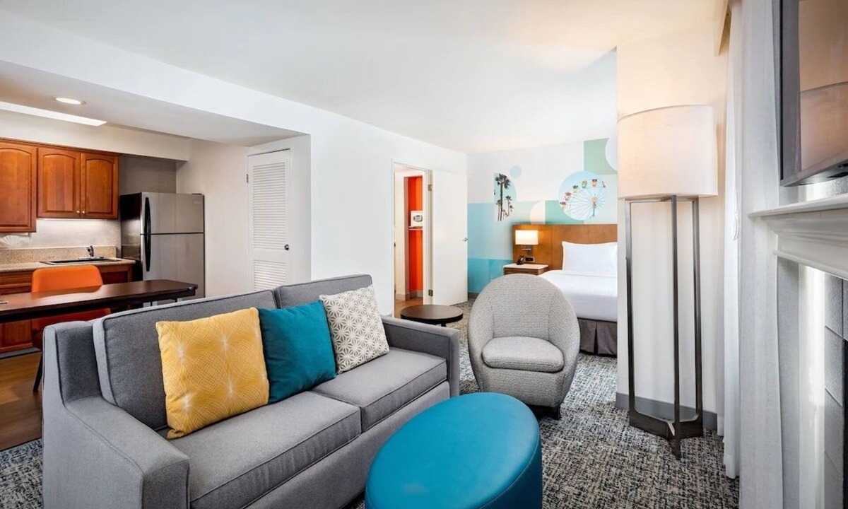 Anaheim Resort Hotel | 2 Spacious Studios w/Full Kitchen and Heated Pool Close to Disneyland - Parking