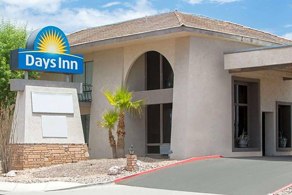 Lake Havasu City Hotel | 2-Star Hotel ∙ Days Inn by Wyndham Lake Havasu