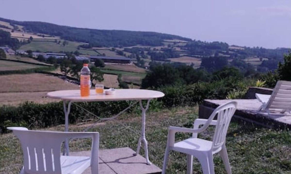 Montigny-en-Morvan Villa | 2 steps from :Lac de Pannecière and beach, private swimming pool