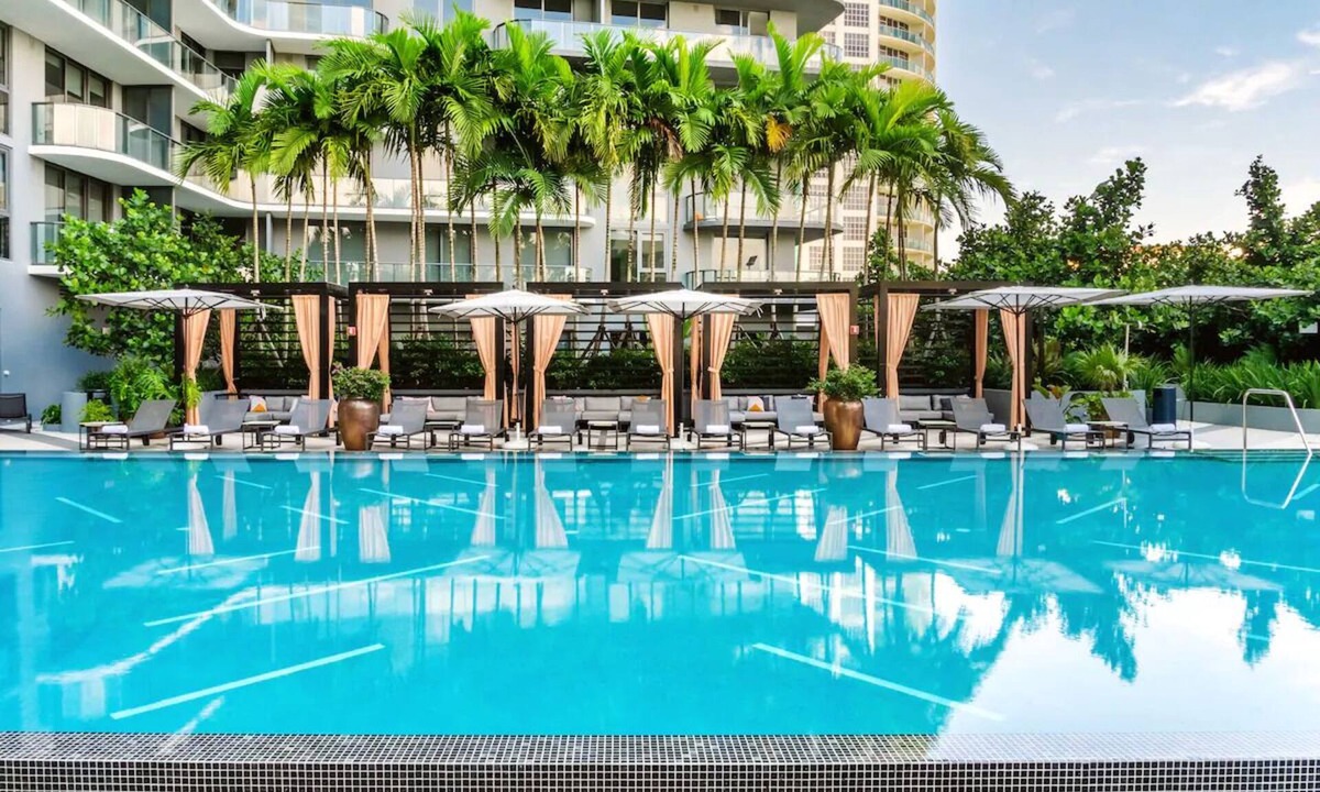Midtown Hotel | 2 Striking Modern Suites in Midtown with Pool, Fitness, Tennis Court