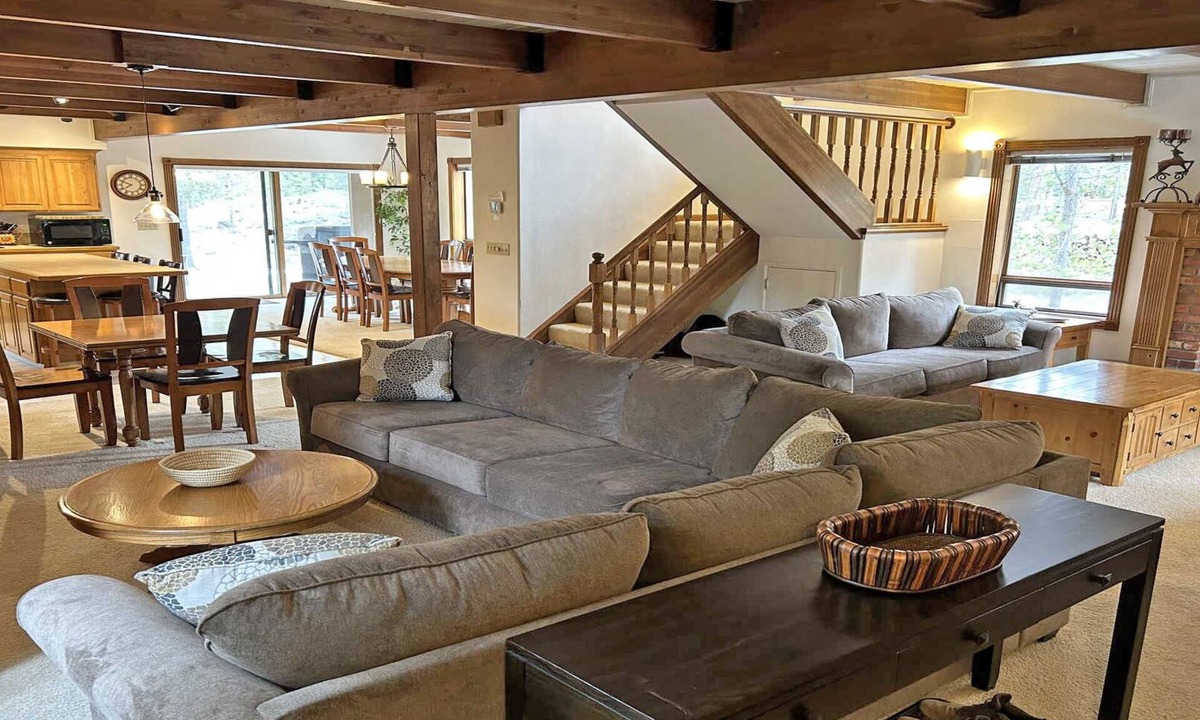 Sunriver House | 2 Tokatee-Sunriver, Oregon: Hot Tub, BBQ, WiFi, SHARC Aquatics, Tubing Hill, Mt. Bachelor, Golf, Deschutes River, Tennis, Bike Paths