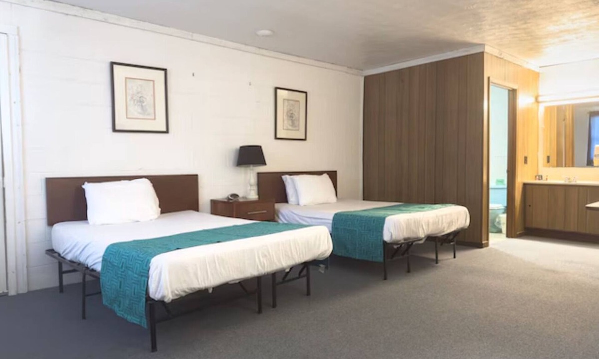 Spencer Hotel | 2 Units | Adventure-Ready Stay Minutes from Fall Creek Falls State Park