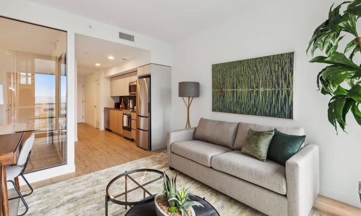 Buzzard Point Hotel | 2 Units | Fully Equipped Haven w/ Laundry – Great for Family-Friendly Stays