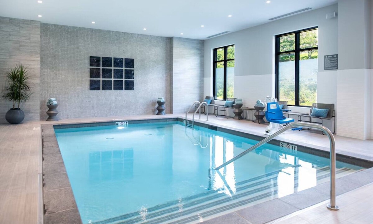 Waltham Hotel | 2 Units | Stylish Stay w/Roomy Kitchenette Near Harvard University