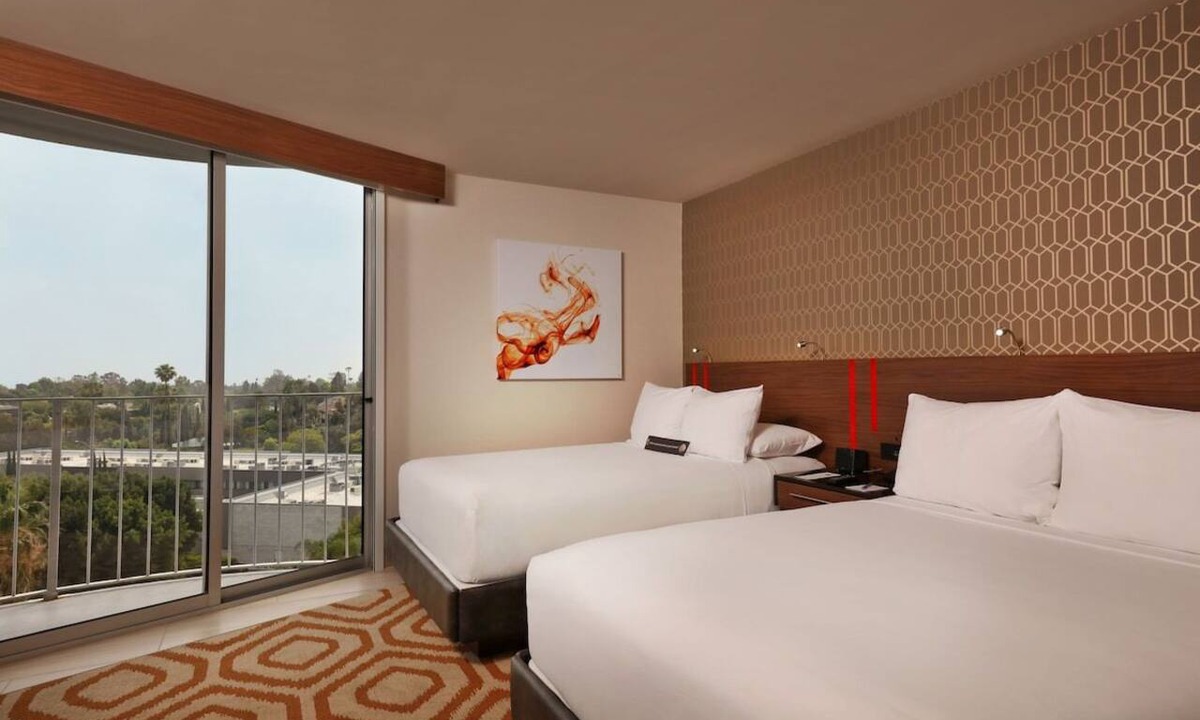 Los Angeles Hotel | 2 West Coast Double Room at Hotel Angeleno w/Rooftop Dining Near UCLA Campus