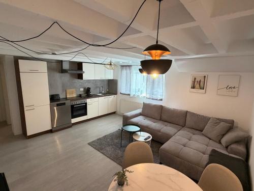 Sundheim Apartment | 2-Zimmer Souterrain Wohnung