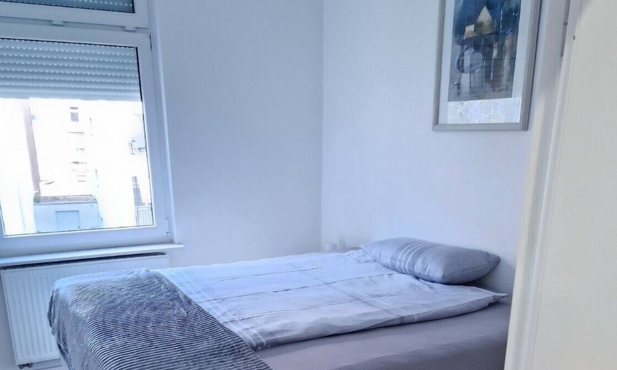 Heslach Apartment | 2 Zimmer Wohnung 50qm Voll-moebliert in der Marienplatz Nähe