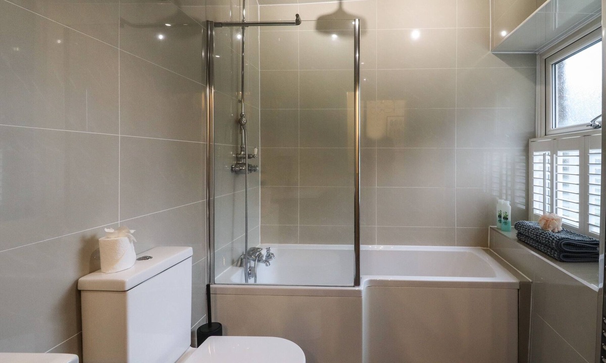 Uppermill Cottage | 20 Wool Road