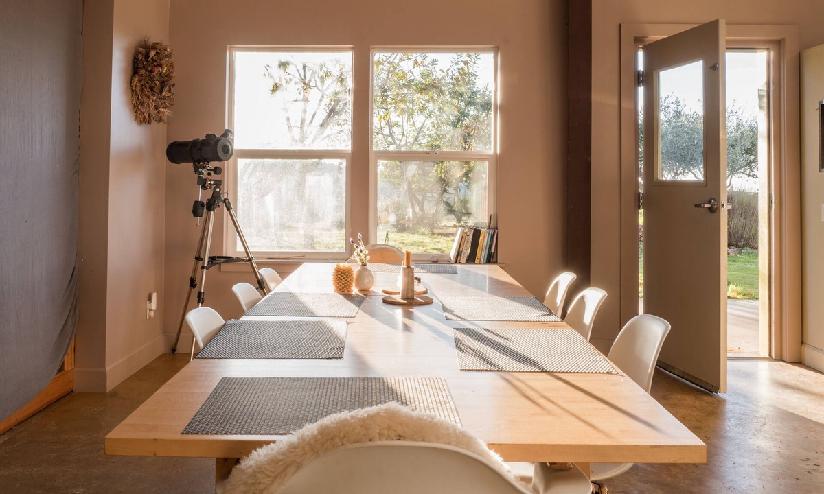 Redwood Valley House | 200 Acre Modern Mendocino Hot Springs Escape