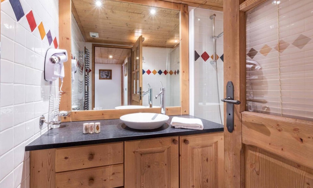 Les Belleville Apartment | 200m from resort center, 1st floor, view ski slopes, fitness, swimming pool, sauna, hammam, terrace
