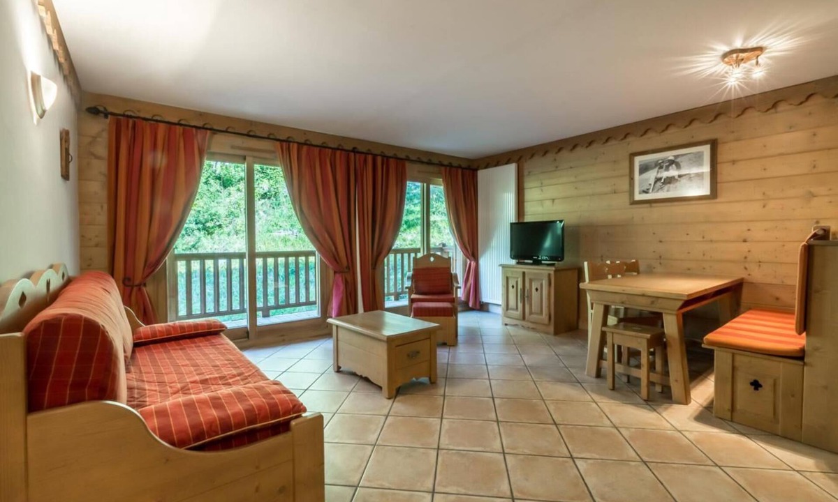 Les Belleville Apartment | 200m from resort center, 4th floor, view mountain, fitness, swimming pool, sauna, hammam, balcony